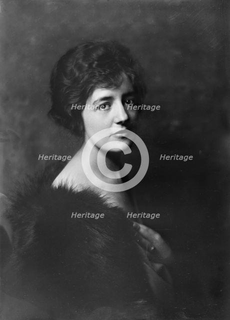 Miss Anna Weatherill, portrait photograph, 1919 Sept. 22. Creator: Arnold Genthe.