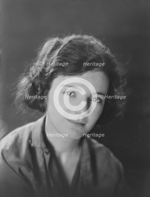 Miss Anne Dickson, portrait photograph, 1918 May 31. Creator: Arnold Genthe.