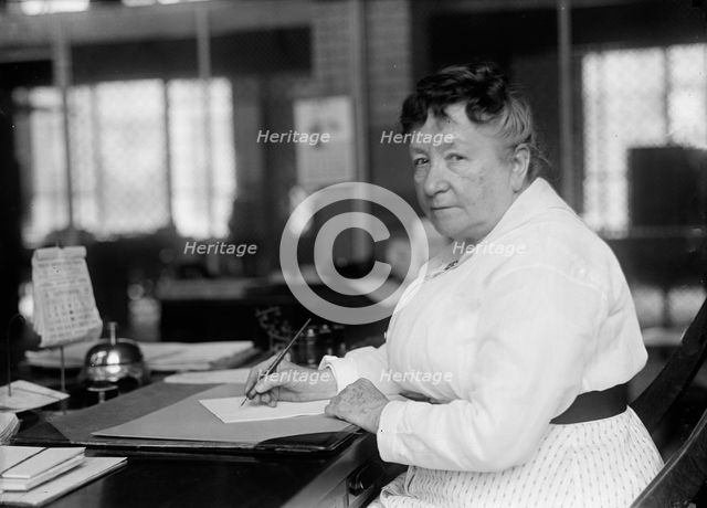 Miss Annie E.Roe, Bureau of Printing And Engraving, 1913. Creator: Harris & Ewing.