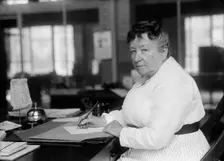 Miss Annie E.Roe, Bureau of Printing And Engraving, 1913. Creator: Harris & Ewing