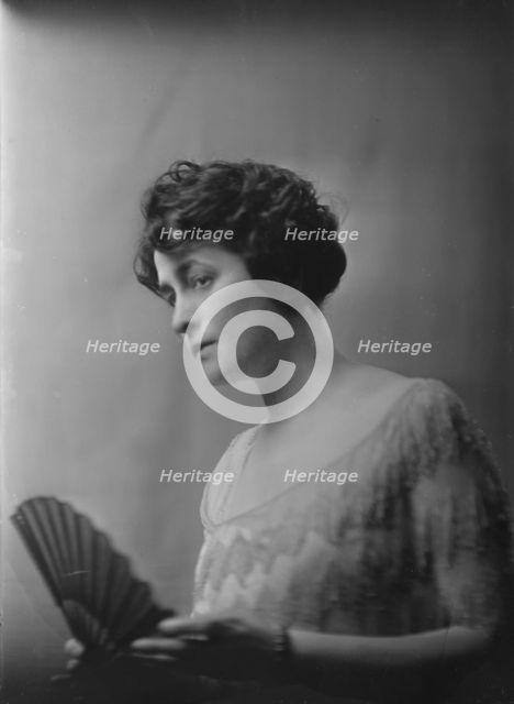 Miss Angela Morgan, portrait photograph, 1919 Feb. 25. Creator: Arnold Genthe.