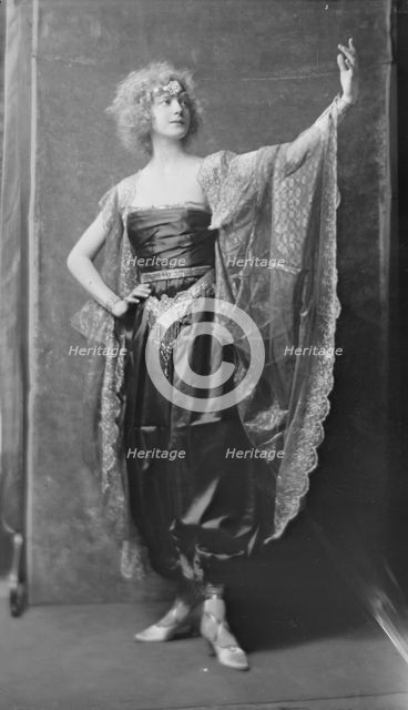 Miss Beatrice Linda Swanson, portrait photograph, 1918 Mar. 27. Creator: Arnold Genthe.