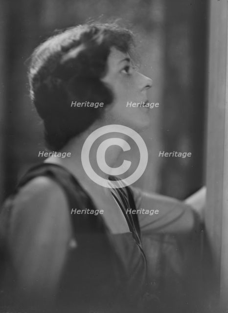 Miss Boyd, portrait photograph, 1918 Nov. 16. Creator: Arnold Genthe.
