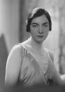 Miss C. Plant, portrait photograph, 1918 Mar. Creator: Arnold Genthe