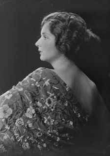 Miss Catherine Okie, portrait photograph, 1919 June 26. Creator: Arnold Genthe