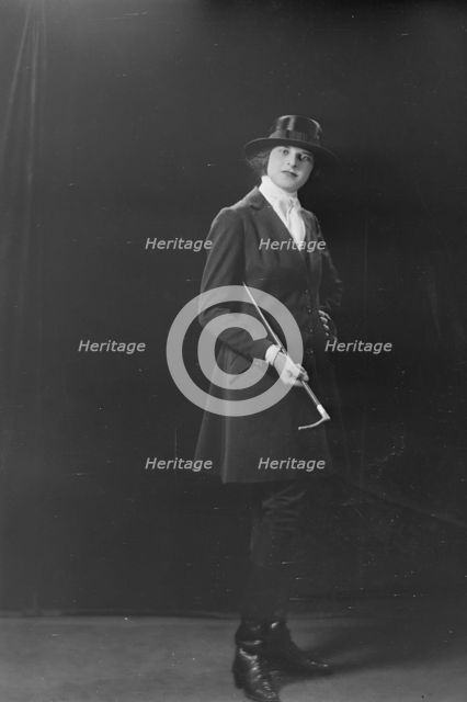 Miss Chaffee, or her friend Miss Dorothy Kuhn, portrait photograph, 1919 Apr. 12. Creator: Arnold Genthe.