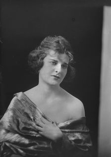 Miss Chaffee, portrait photograph, 1919 Jan. 4. Creator: Arnold Genthe