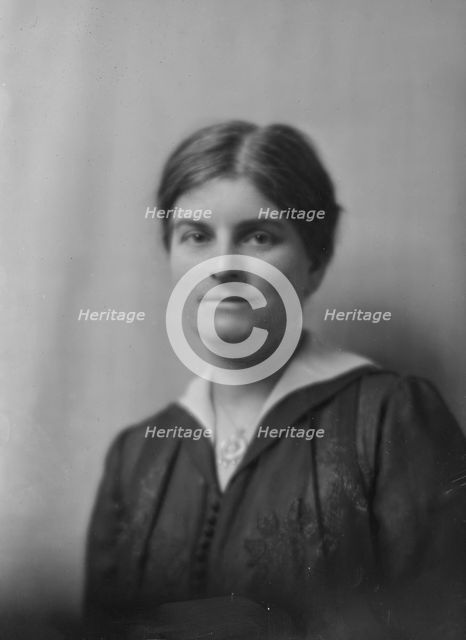 Miss Charlotte Hoffman Kellogg, portrait photograph, 1918. Creator: Arnold Genthe.