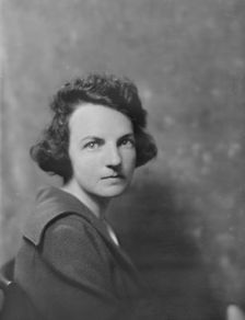 Miss Church, portrait photograph, 1918 May 25. Creator: Arnold Genthe