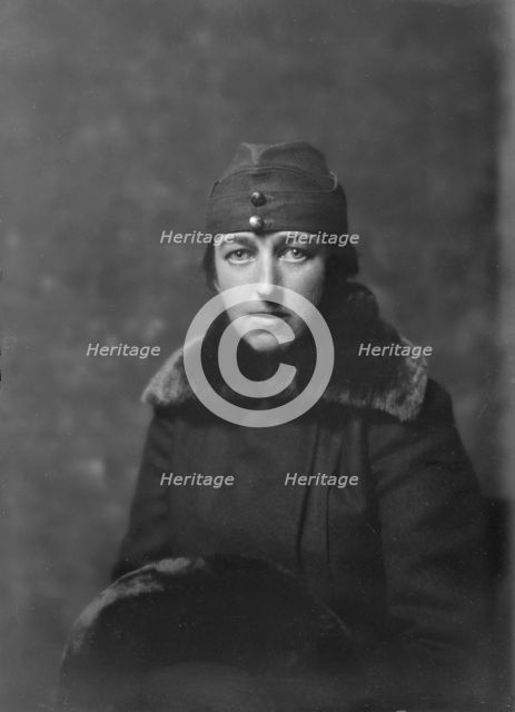 Miss Constance Williams, portrait photograph, 1917 Dec. 6. Creator: Arnold Genthe.