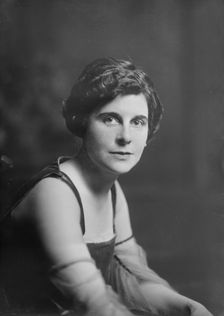 Miss Clara S. Berenger, portrait photograph, 1918 Nov. 17. Creator: Arnold Genthe