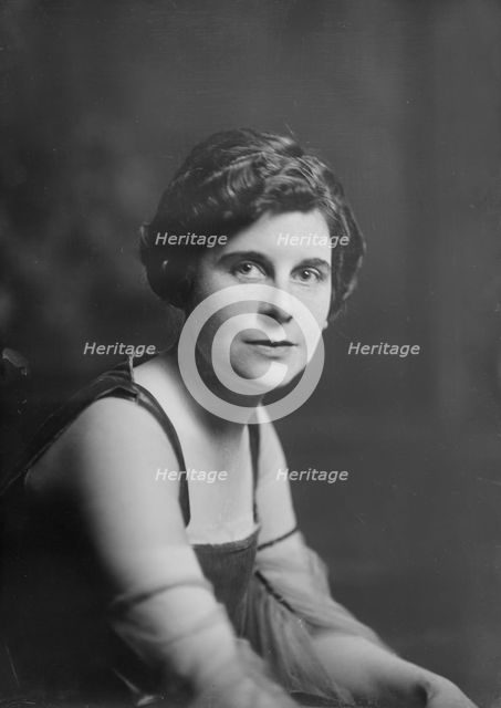 Miss Clara S. Berenger, portrait photograph, 1918 Nov. 17. Creator: Arnold Genthe.