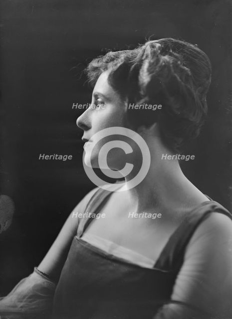 Miss Clara S. Berenger, portrait photograph, 1918 Nov. 17. Creator: Arnold Genthe.