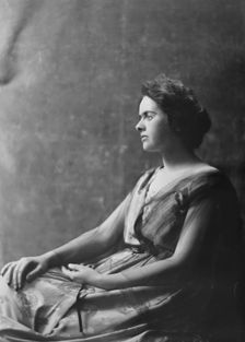 Miss Damrosch, portrait photograph, 1919 May 5. Creator: Arnold Genthe