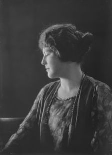 Miss Diana Wilson, portrait photograph, 1919 Mar. 11. Creator: Arnold Genthe