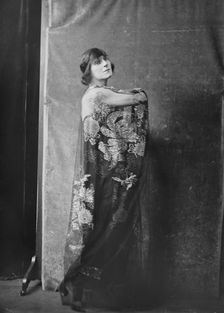 Miss Donner, portrait photograph, 1919 Mar. 6. Creator: Arnold Genthe