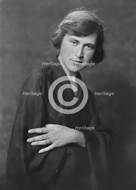Miss Dorothy, portrait photograph, 1918 July 15. Creator: Arnold Genthe.
