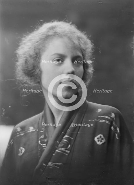 Miss Dorothy Scott, portrait photograph, 1918 July 10. Creator: Arnold Genthe.