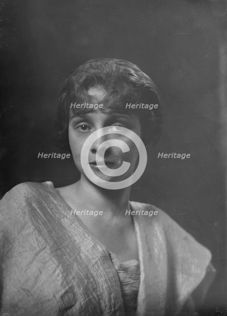 Miss E.S. Wedd, portrait photograph, 1919 Mar. 26. Creator: Arnold Genthe.