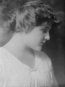 Miss E. Sutro (Mrs. Warren L. Ward), 1914. Creator: Bain News Service