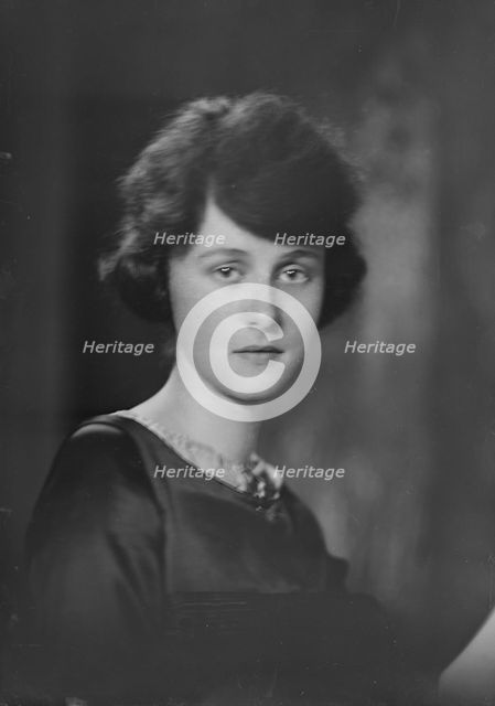 Miss Eaton, portrait photograph, 1918 Nov. 12. Creator: Arnold Genthe.