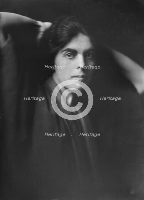 Miss Elizabeth Stuyvesant, portrait photograph, 1919 Jan. 19. Creator: Arnold Genthe.