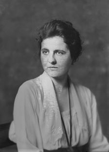 Miss Fannie Ingram, portrait photograph, 1919 May 17. Creator: Arnold Genthe