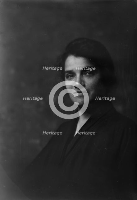 Miss Farkasch, portrait photograph, 1919 Oct. 8. Creator: Arnold Genthe.