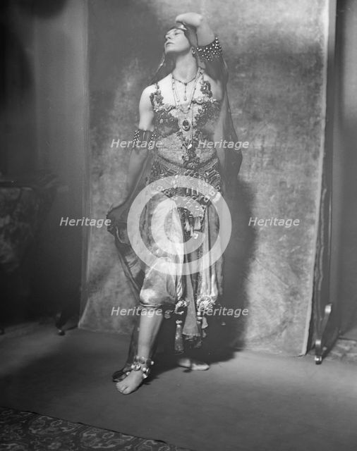 Miss Fontaine, between 1915 and 1920. Creator: Arnold Genthe.