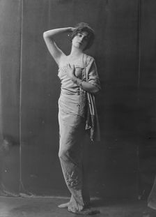 Miss Flore Revalles, portrait photograph, 1918 Sept. 26. Creator: Arnold Genthe