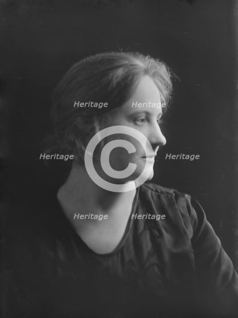 Miss Florence Von Wien, portrait photograph, 1919 Feb. 19. Creator: Arnold Genthe.