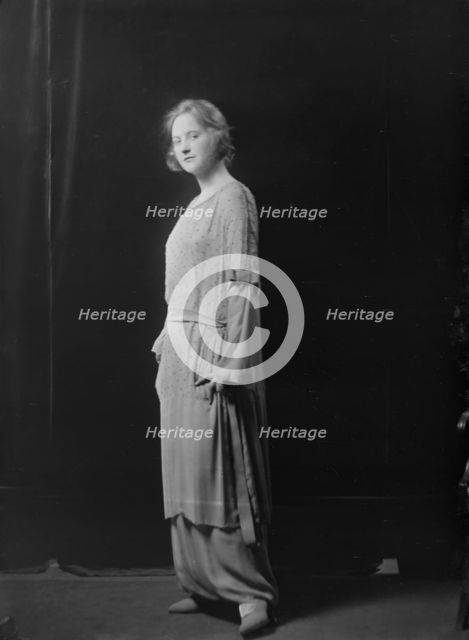 Miss Florence Von Wien, portrait photograph, 1919 Mar. 8. Creator: Arnold Genthe.