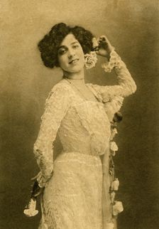 Miss Florence Collingbourne, English Actress, c1902. Creators: Ellis and Walery, Alfred Ellis & Walery