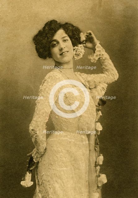Miss Florence Collingbourne, English Actress, c1902. Creators: Ellis and Walery, Alfred Ellis & Walery.