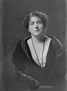 Miss Florence Parbury, portrait photograph., 1919 Oct. 6. Creator: Arnold Genthe