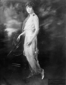 (Miss Frances Peck) Mrs. Vivian Egleston, 1912. Creator: Bain News Service