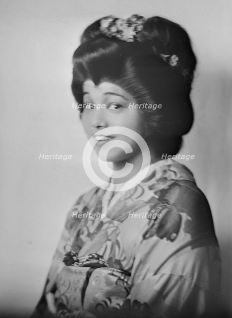 Miss H. Onuki, portrait photograph, 1919 Sept. 20. Creator: Arnold Genthe.