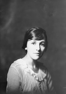 Miss Harriet Mann, (Miss Loader), portrait photograph, 1918 Dec. 12. Creator: Arnold Genthe