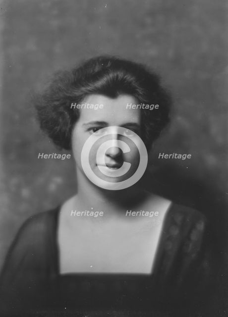 Miss Harriet King, portrait photograph, 1918 Apr. 19. Creator: Arnold Genthe.