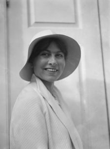Miss Harriet Taylor, portrait photograph, 1932. Creator: Arnold Genthe
