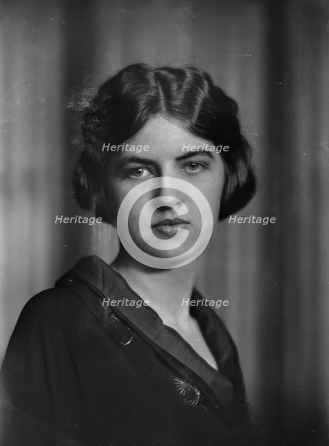 Miss Hendrickson, portrait photograph, 1919 May 13. Creator: Arnold Genthe.