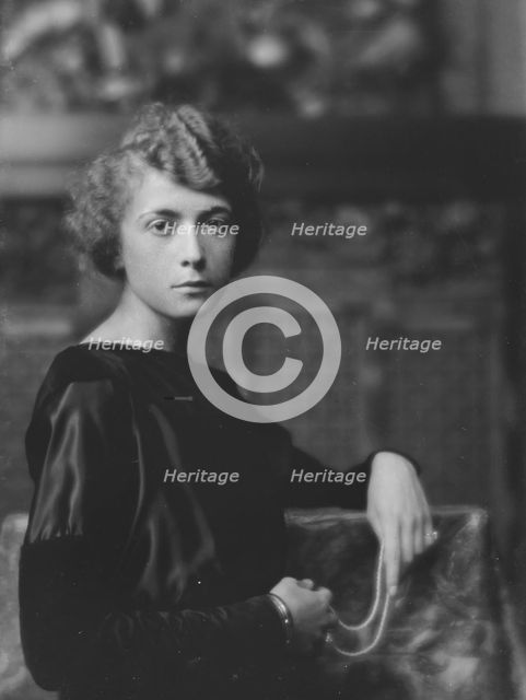 Miss Hester W. Davey, portrait photograph, 1917 Nov. 12. Creator: Arnold Genthe.