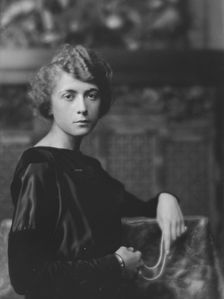 Miss Hester W. Davey, portrait photograph, 1917 Nov. 12. Creator: Arnold Genthe