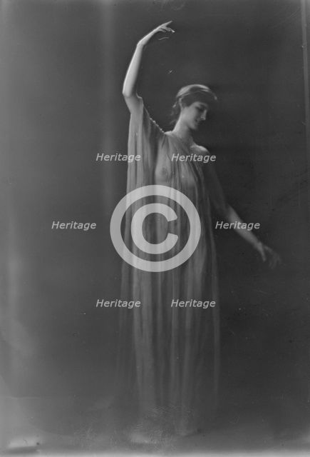 Miss Hines, 1919 Aug. 19. Creator: Arnold Genthe.