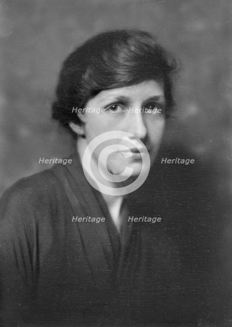 Miss Holly Blake, portrait photograph, 1918 July 9. Creator: Arnold Genthe.