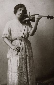 Miss Julia Klumpke, playing the violin, c1900. Creator: Unknown