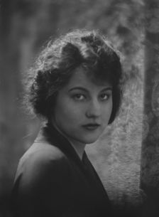 Miss Katherine McCausland, portrait photograph, 1917 or 1918. Creator: Arnold Genthe