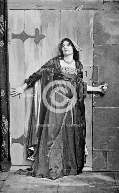 Miss Kitchener as Kate Douglas, 1911-1912.Artist: Frederick Downer & Sons