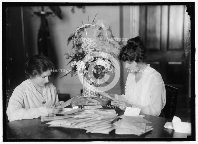 Miss Leech with Miss Fleigleman, between 1914 and 1917. Creator: Harris & Ewing.