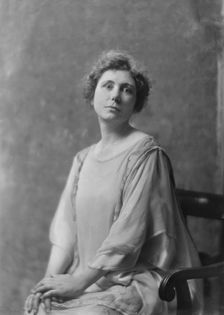 Miss Lucy Feagin, portrait photograph, 1919 May 20. Creator: Arnold Genthe